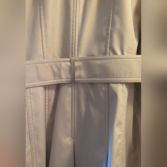 Calvin Klein trench coat - Picture 3 of 11